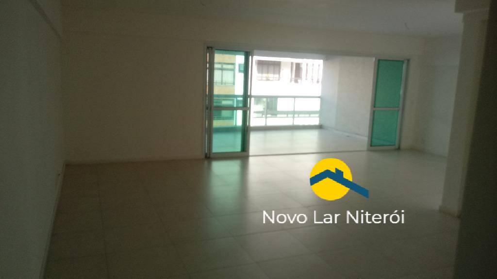 Apartamento à venda com 4 quartos, 202m² - Foto 1