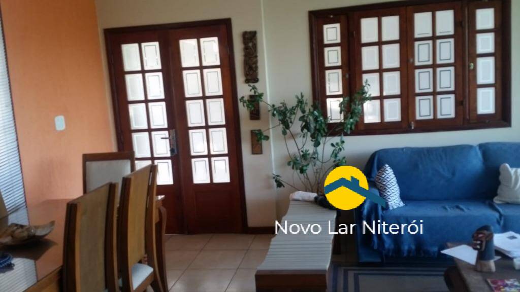 Casa à venda com 4 quartos, 234m² - Foto 2