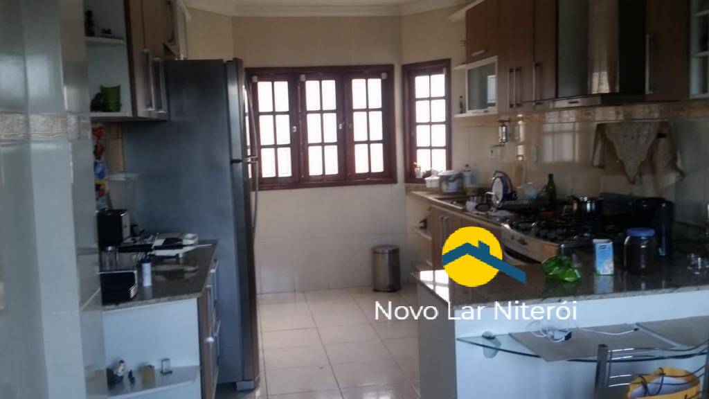 Casa à venda com 4 quartos, 234m² - Foto 15