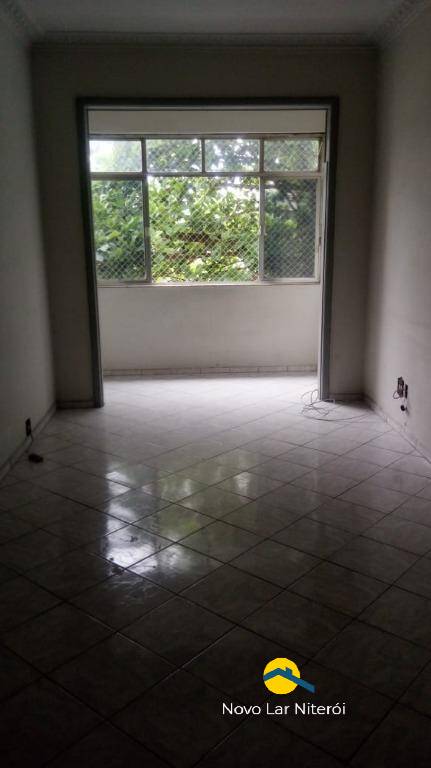 Apartamento à venda com 3 quartos, 90m² - Foto 2