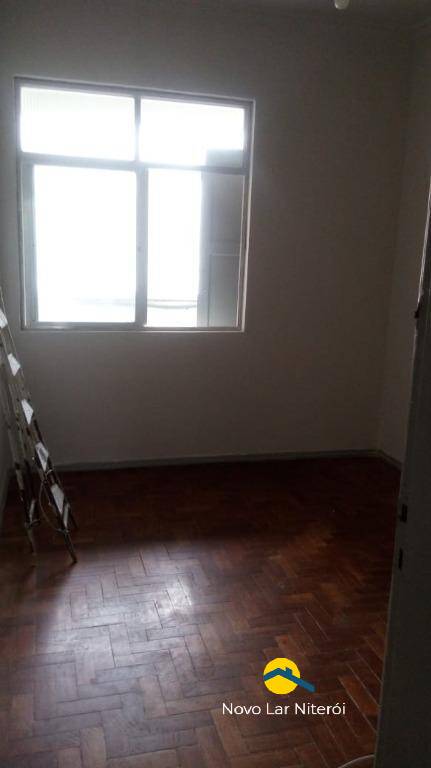 Apartamento à venda com 3 quartos, 90m² - Foto 3