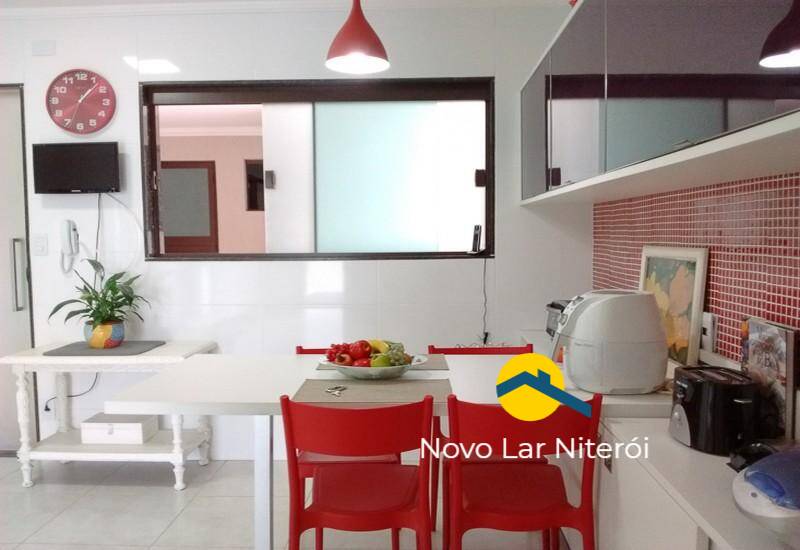 Casa à venda com 4 quartos, 330m² - Foto 20