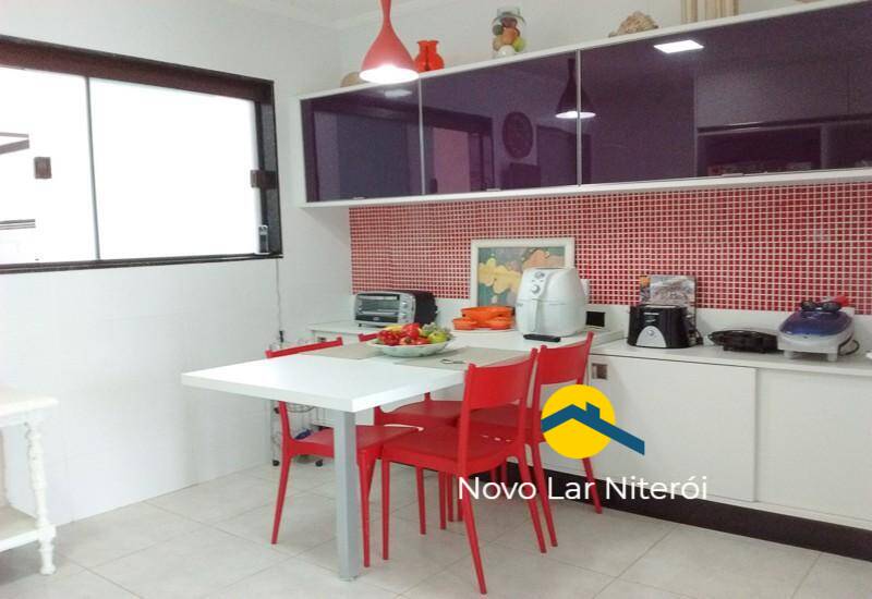 Casa à venda com 4 quartos, 330m² - Foto 21