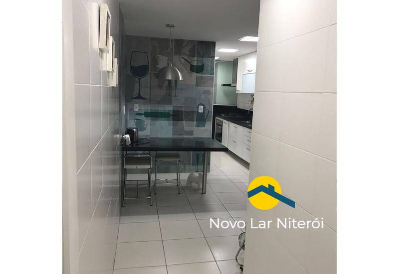 Apartamento à venda com 4 quartos, 150m² - Foto 4