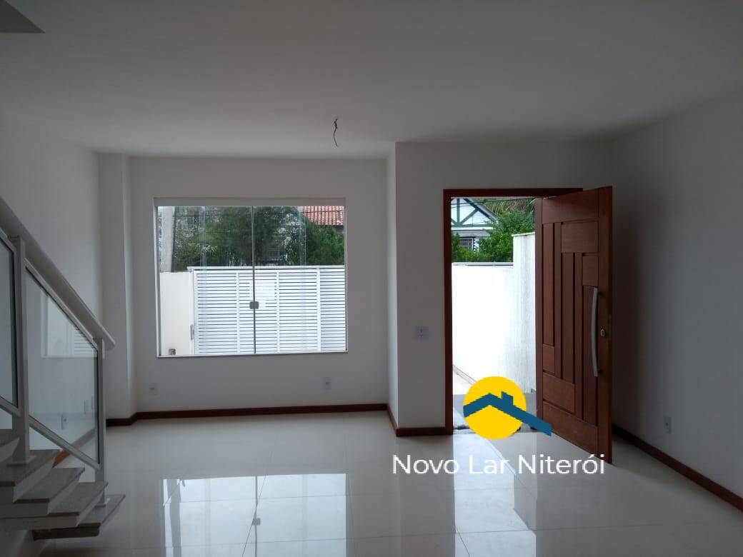 Casa à venda com 3 quartos, 180m² - Foto 1