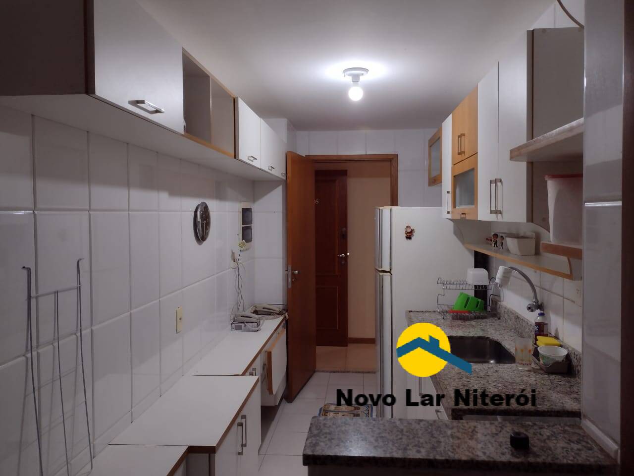 Apartamento à venda com 2 quartos, 70m² - Foto 3