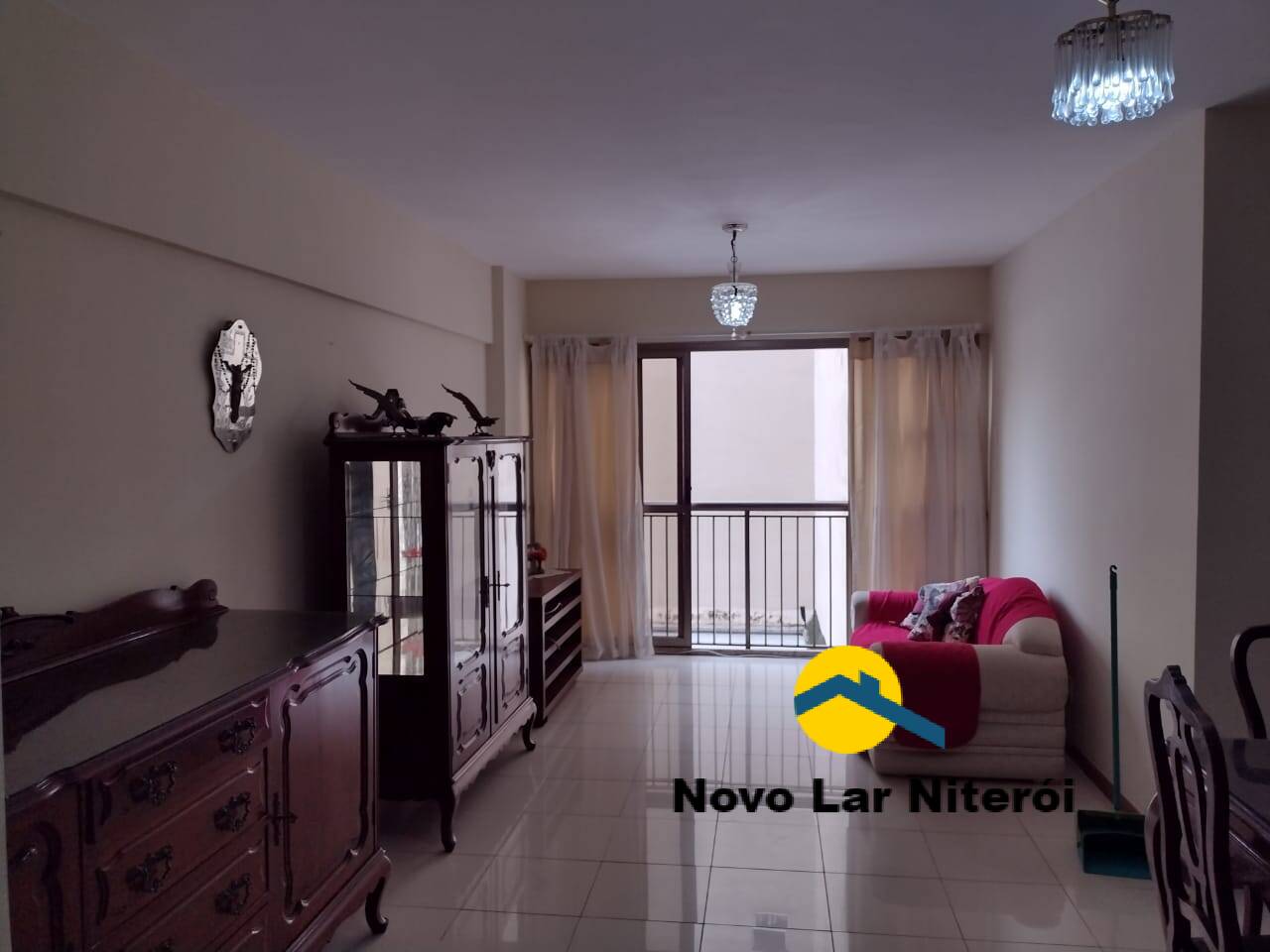 Apartamento à venda com 2 quartos, 70m² - Foto 2