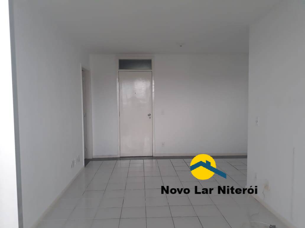 Apartamento à venda com 2 quartos, 75m² - Foto 4