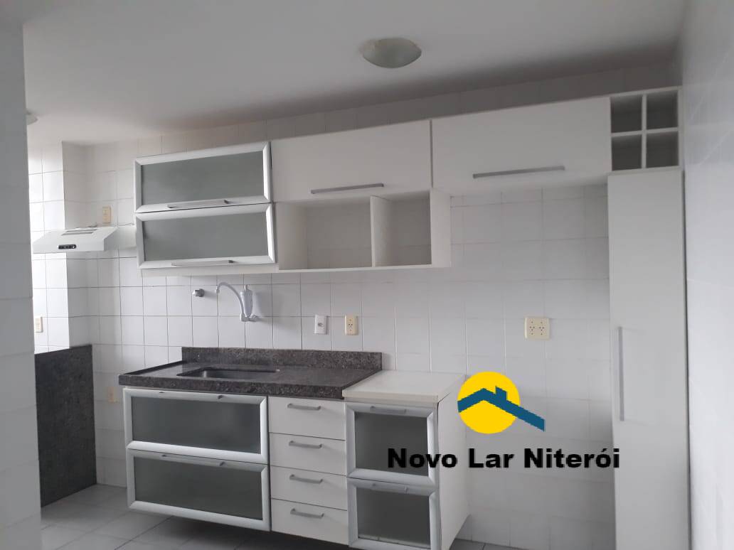 Apartamento à venda com 2 quartos, 75m² - Foto 1