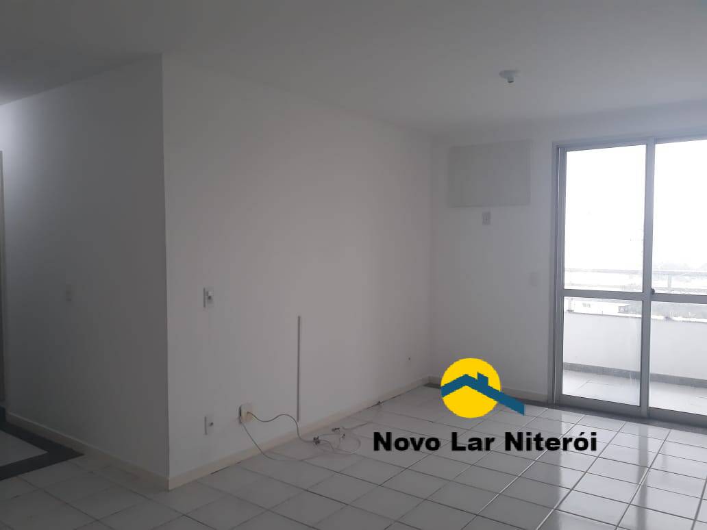 Apartamento à venda com 2 quartos, 75m² - Foto 3