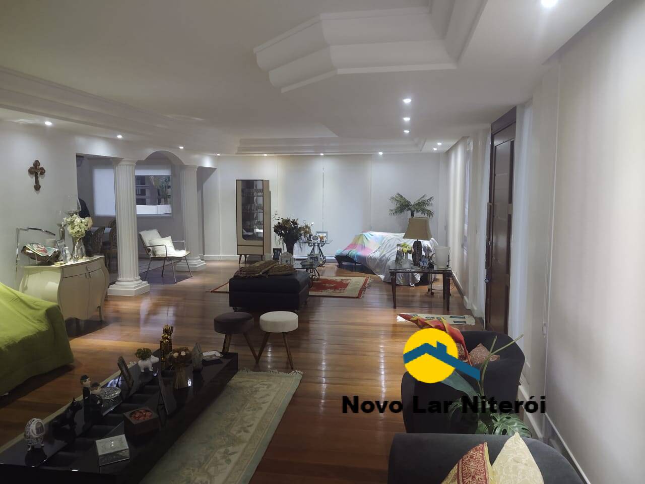 Casa à venda com 5 quartos, 561m² - Foto 4