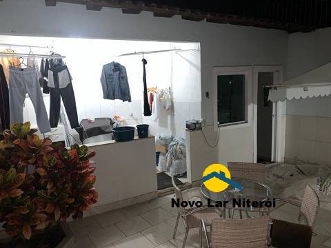 Casa à venda com 4 quartos, 220m² - Foto 16