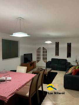 Casa à venda com 4 quartos, 220m² - Foto 1