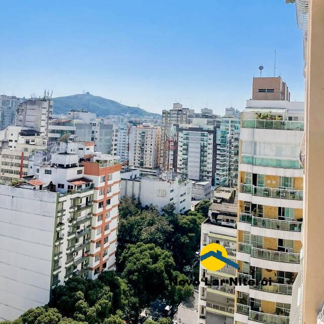 Apartamento à venda com 2 quartos, 75m² - Foto 4