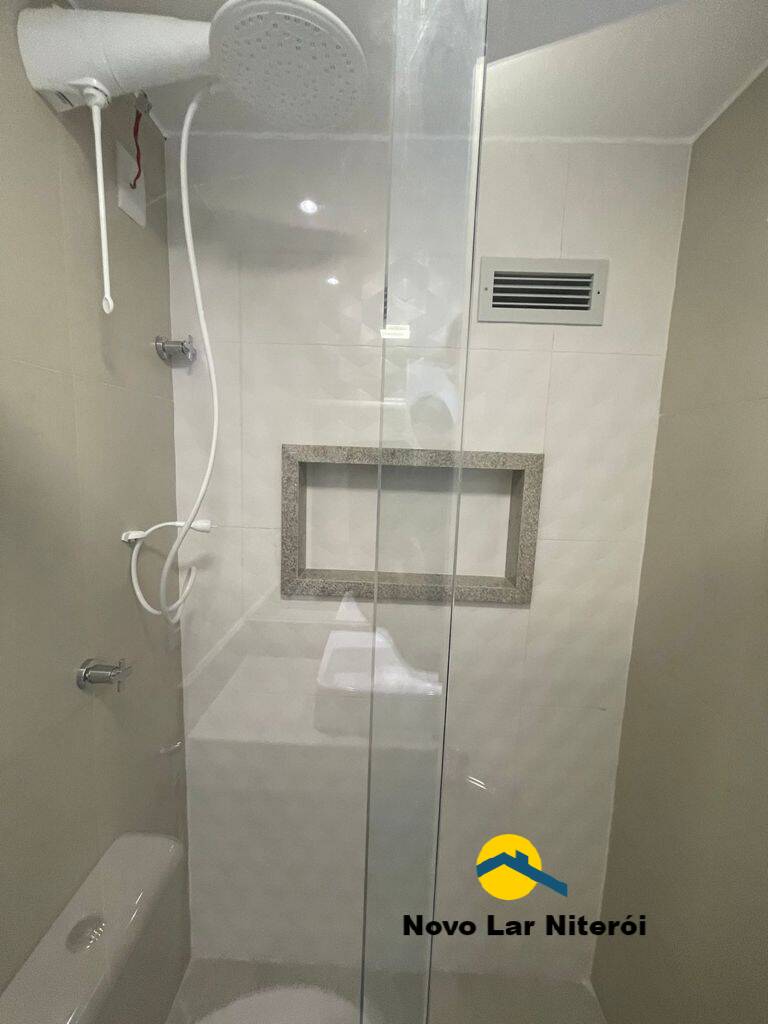 Apartamento à venda com 2 quartos, 75m² - Foto 32