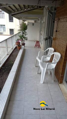 Apartamento à venda com 3 quartos, 220m² - Foto 2