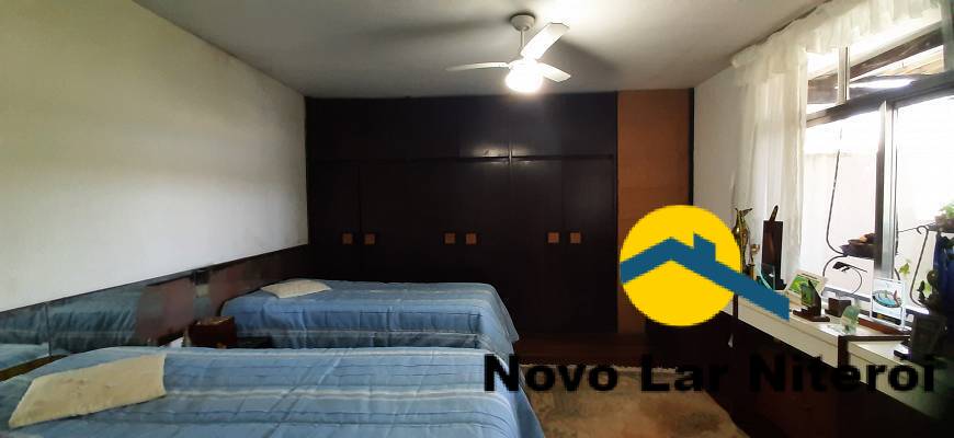 Casa à venda com 4 quartos, 221m² - Foto 9