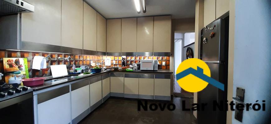 Casa à venda com 4 quartos, 221m² - Foto 18