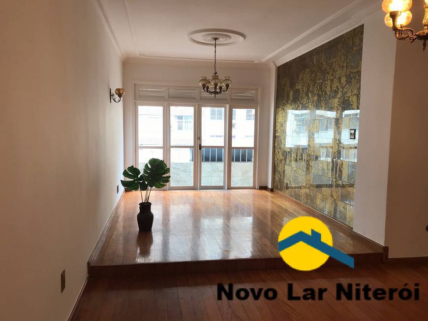 Apartamento à venda com 3 quartos, 130m² - Foto 1