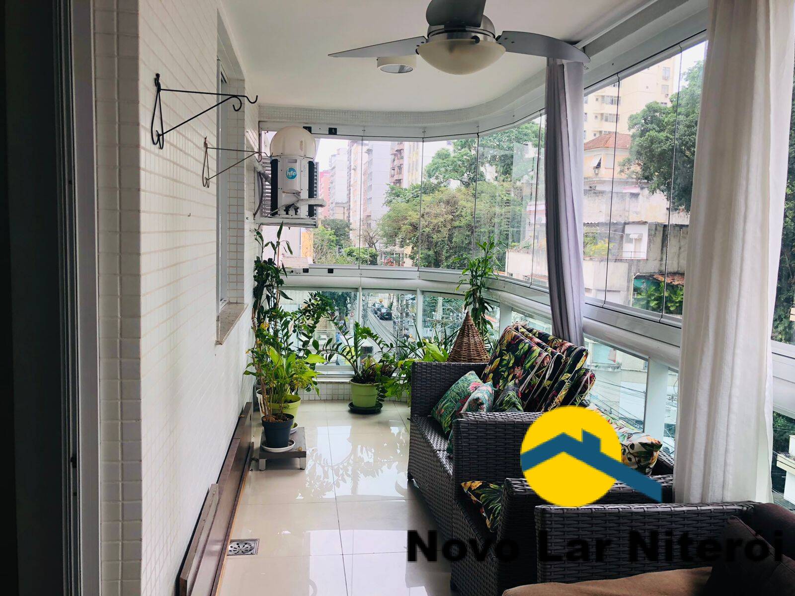 Apartamento à venda com 3 quartos, 110m² - Foto 1