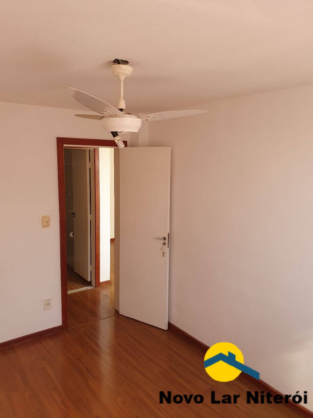 Apartamento à venda com 2 quartos, 50m² - Foto 2