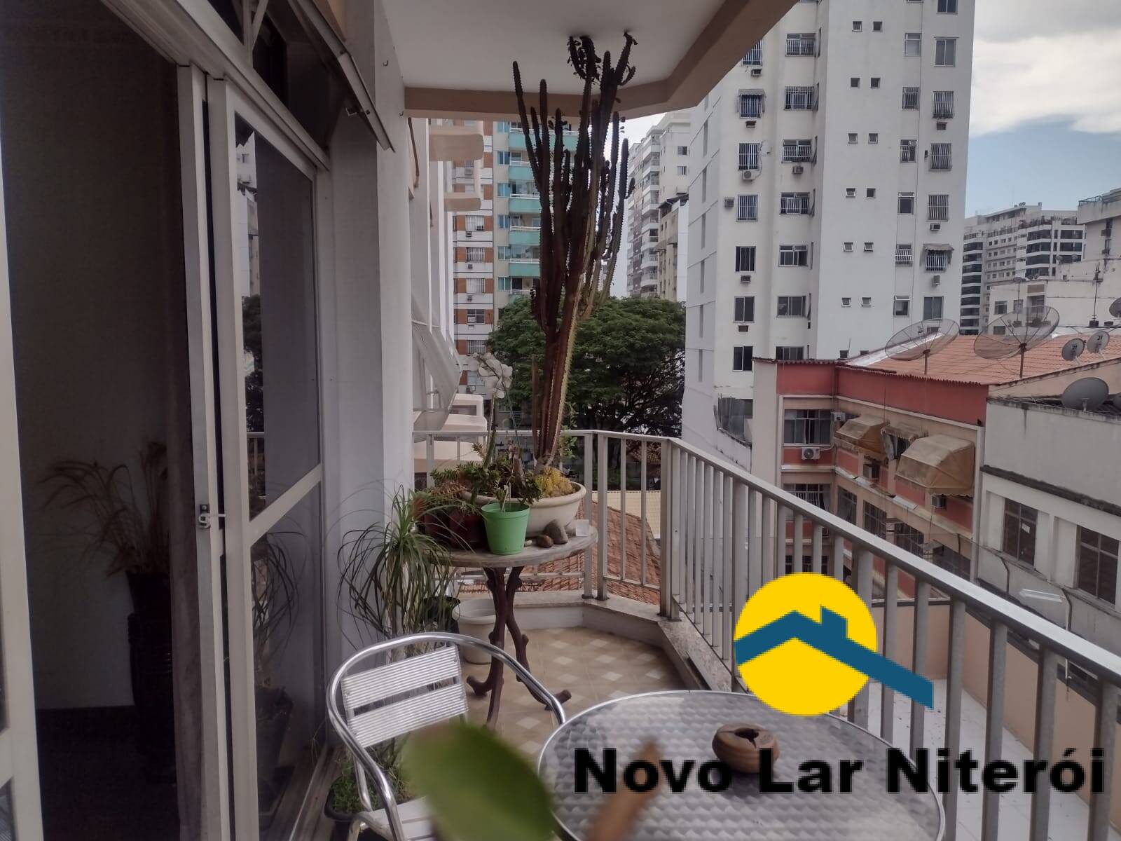 Apartamento à venda com 3 quartos, 135m² - Foto 6