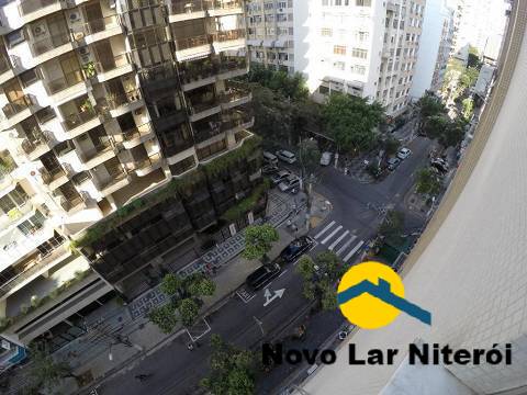 Apartamento à venda com 2 quartos, 80m² - Foto 23