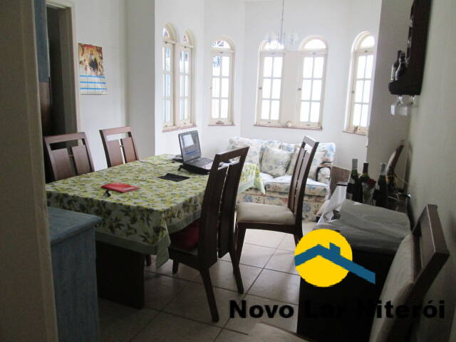 Casa à venda com 6 quartos, 400m² - Foto 1