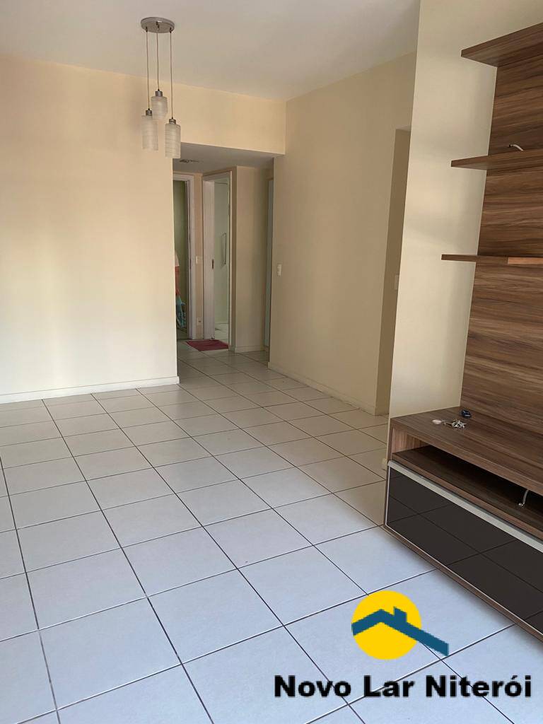 Apartamento à venda com 3 quartos, 80m² - Foto 2