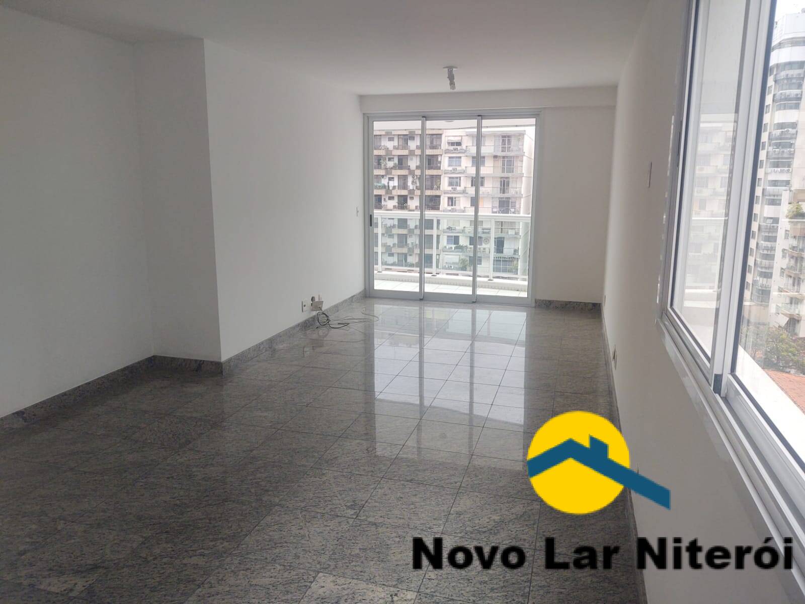 Apartamento à venda com 3 quartos, 120m² - Foto 2