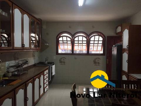 Casa à venda com 4 quartos, 205m² - Foto 8