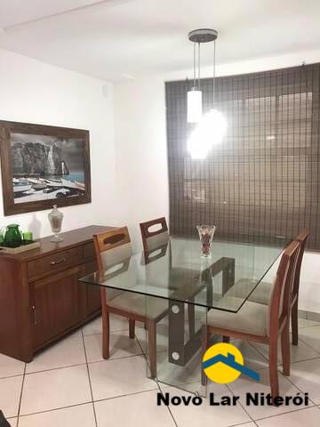 Casa à venda com 2 quartos, 80m² - Foto 1