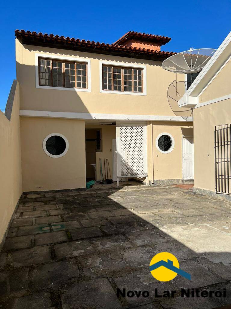 Casa à venda com 3 quartos, 240m² - Foto 23