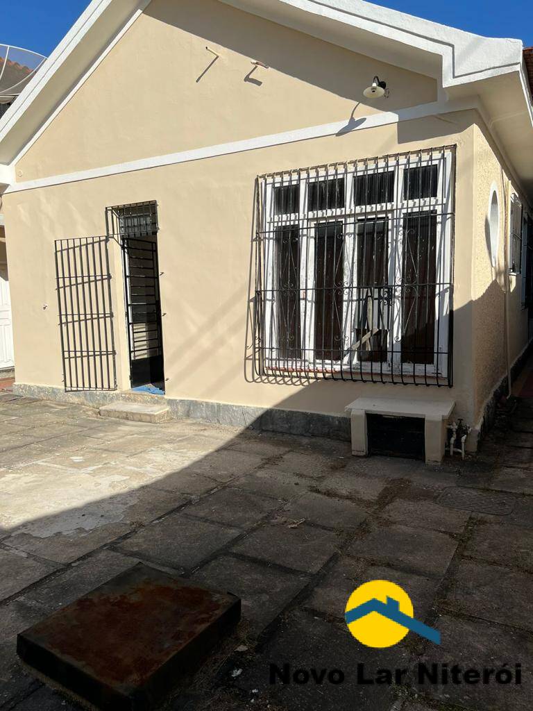 Casa à venda com 3 quartos, 240m² - Foto 26