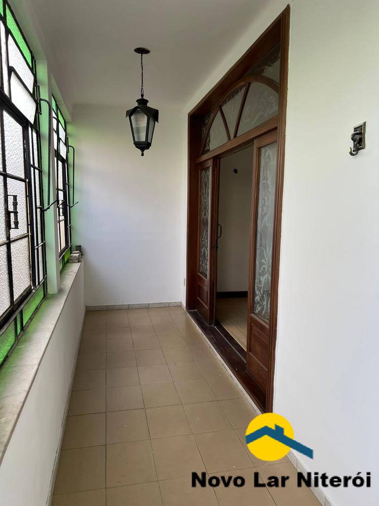 Casa à venda com 3 quartos, 240m² - Foto 10