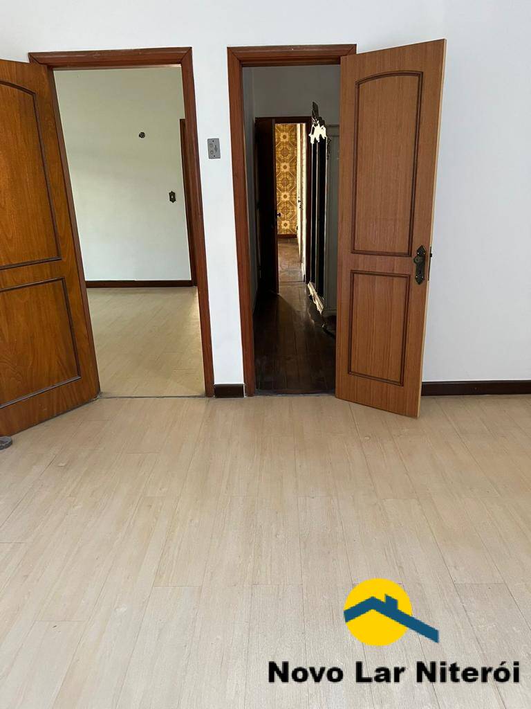 Casa à venda com 3 quartos, 240m² - Foto 5