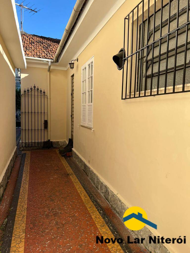 Casa à venda com 3 quartos, 240m² - Foto 21