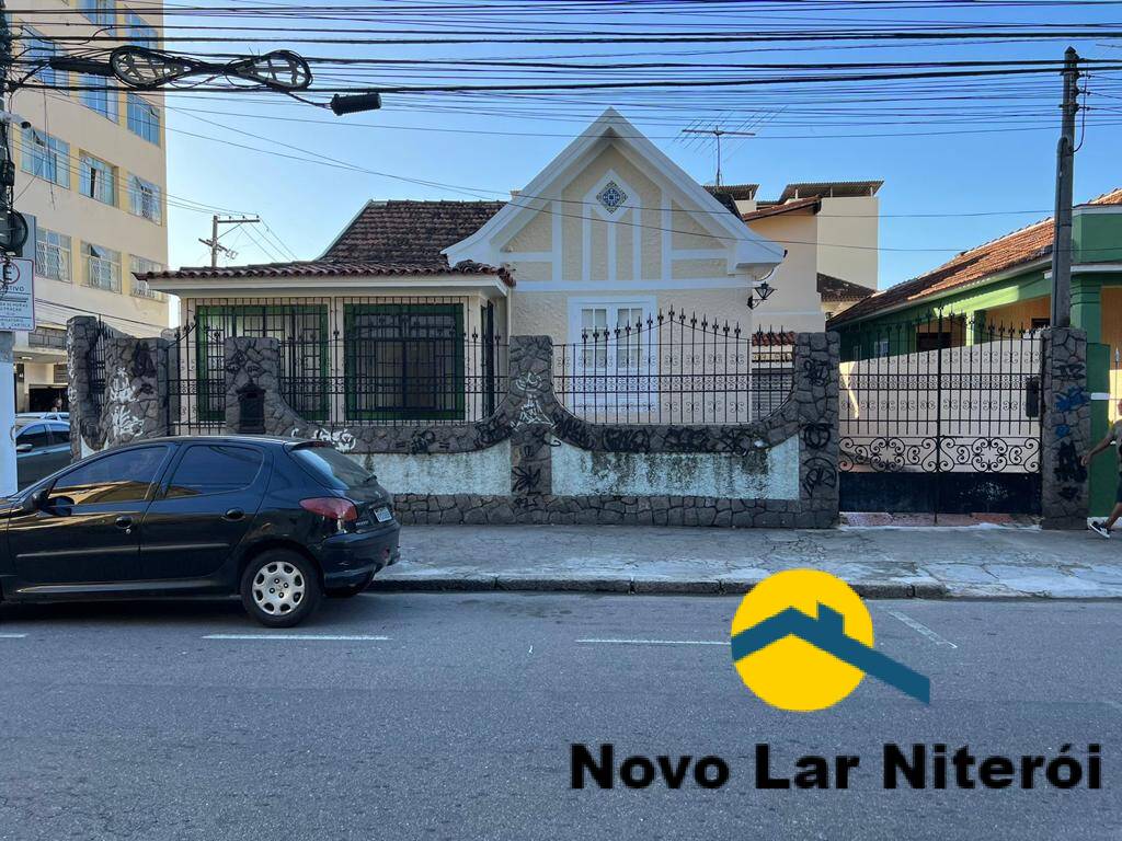 Casa à venda com 3 quartos, 240m² - Foto 4