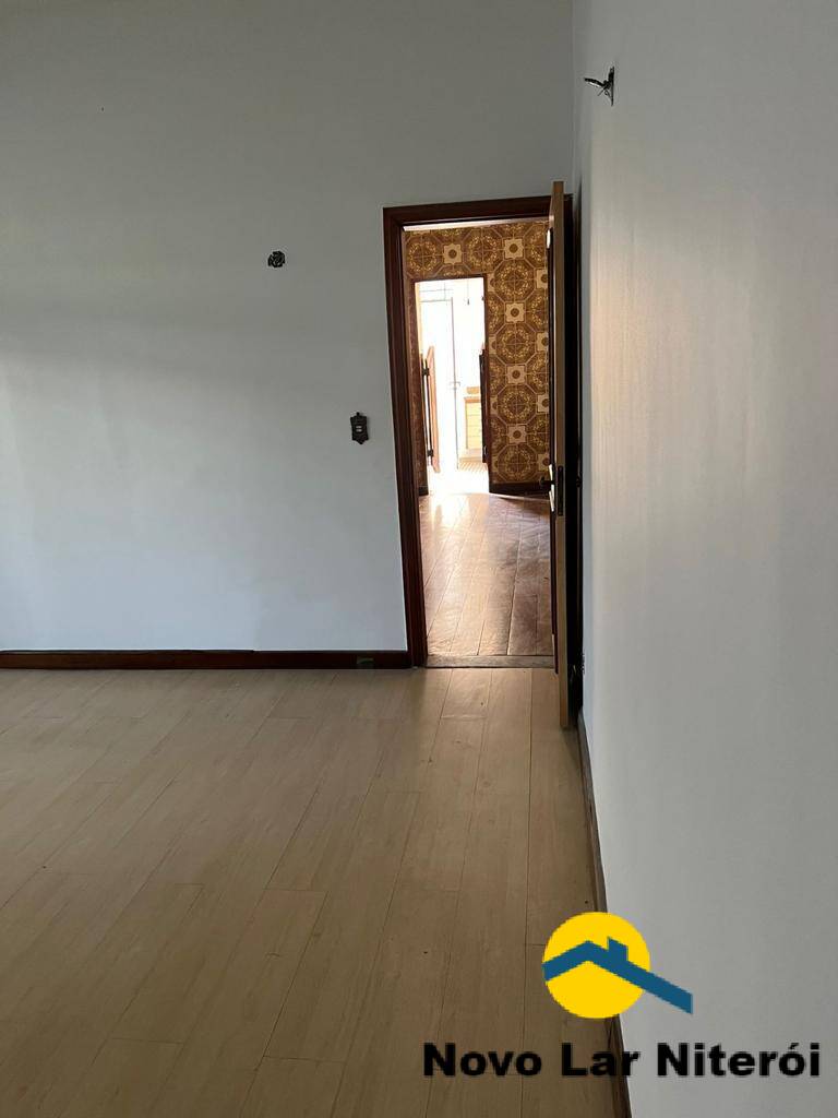 Casa à venda com 3 quartos, 240m² - Foto 7