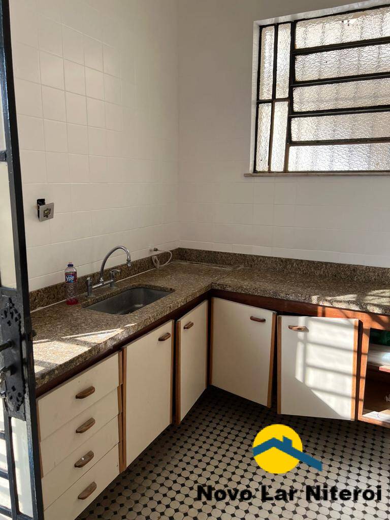 Casa à venda com 3 quartos, 240m² - Foto 18