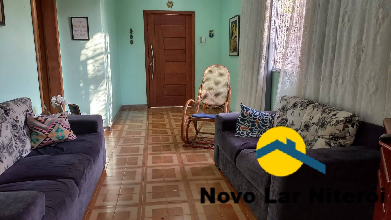 Casa à venda com 5 quartos, 214m² - Foto 1