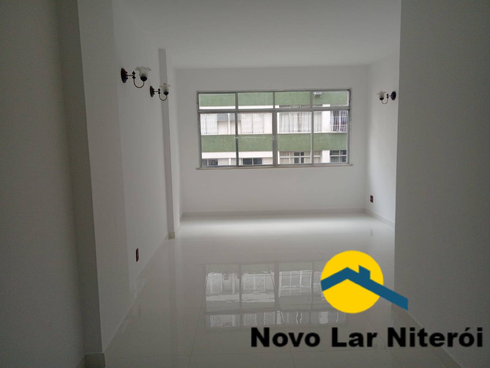 Apartamento à venda com 3 quartos, 110m² - Foto 1