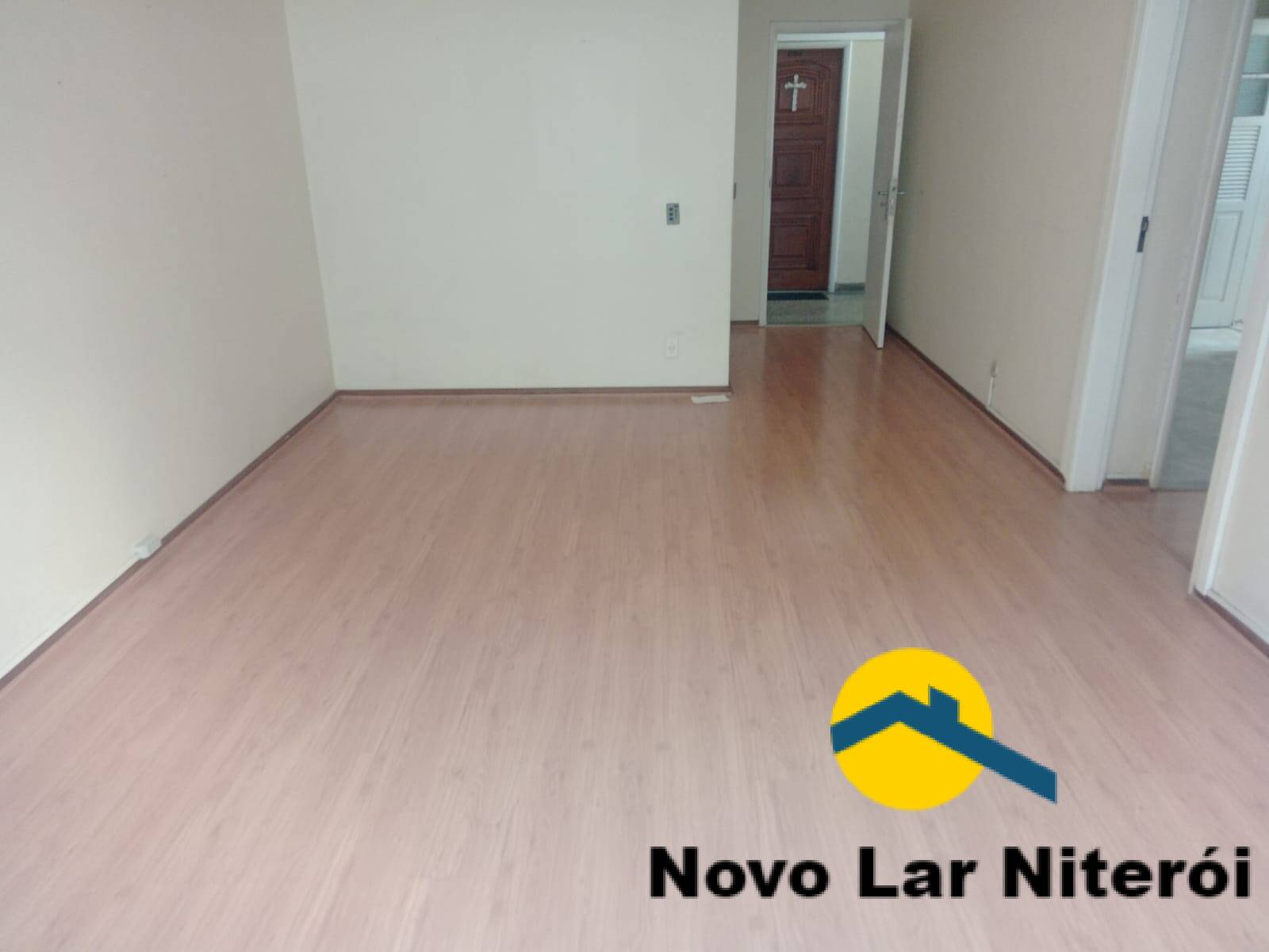 Apartamento à venda com 2 quartos, 90m² - Foto 2