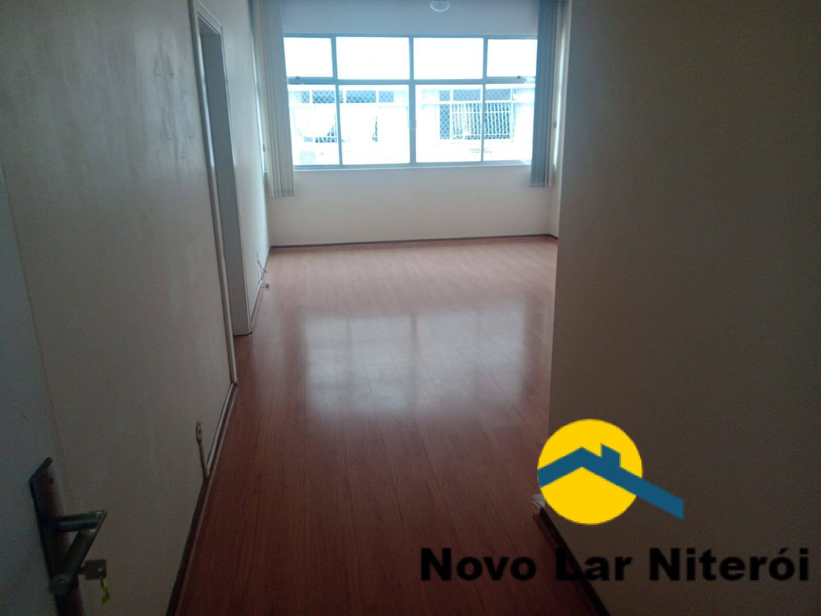 Apartamento à venda com 2 quartos, 90m² - Foto 1