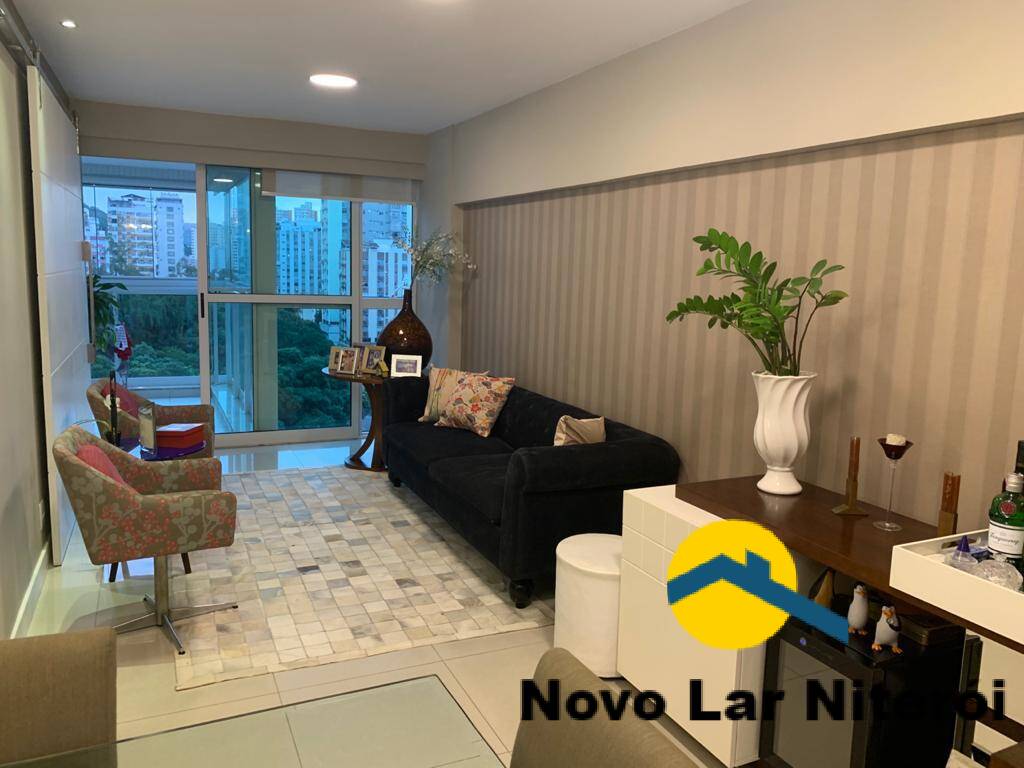 Apartamento à venda com 4 quartos, 145m² - Foto 2