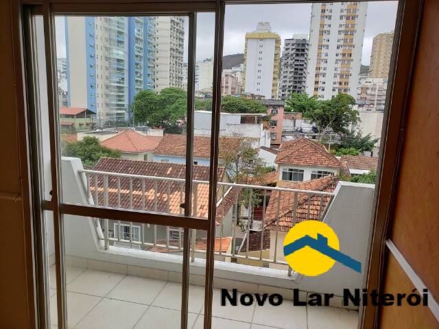 Apartamento à venda com 3 quartos, 98m² - Foto 2