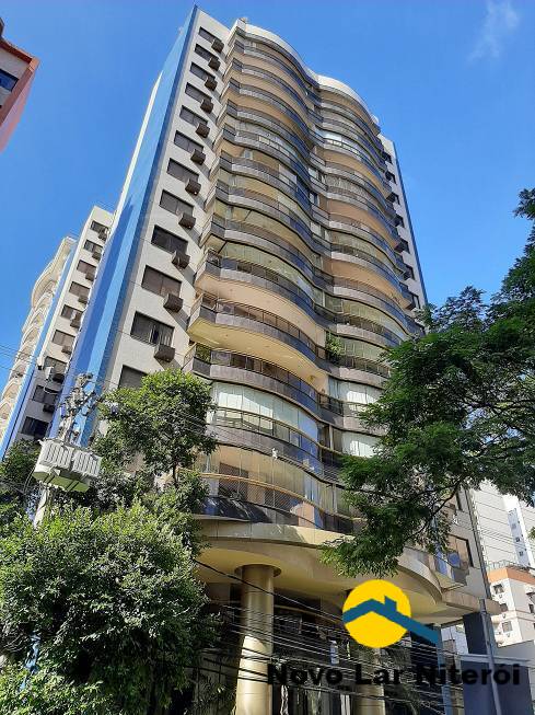 Apartamento à venda com 4 quartos, 160m² - Foto 1