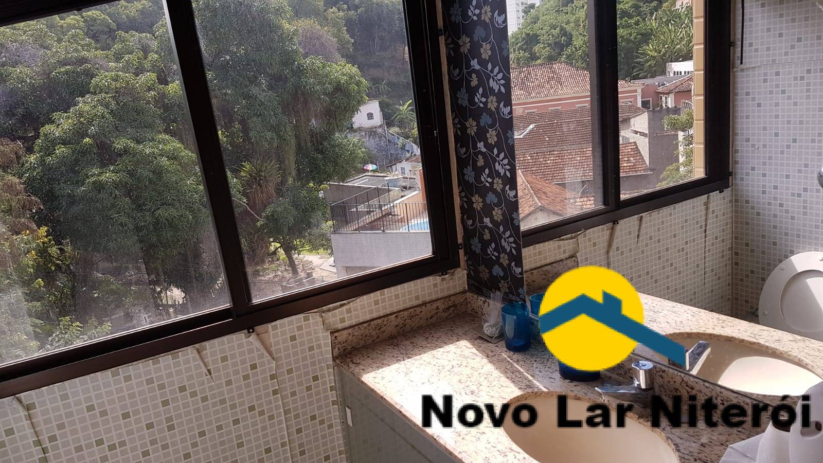 Cobertura à venda com 3 quartos, 250m² - Foto 4