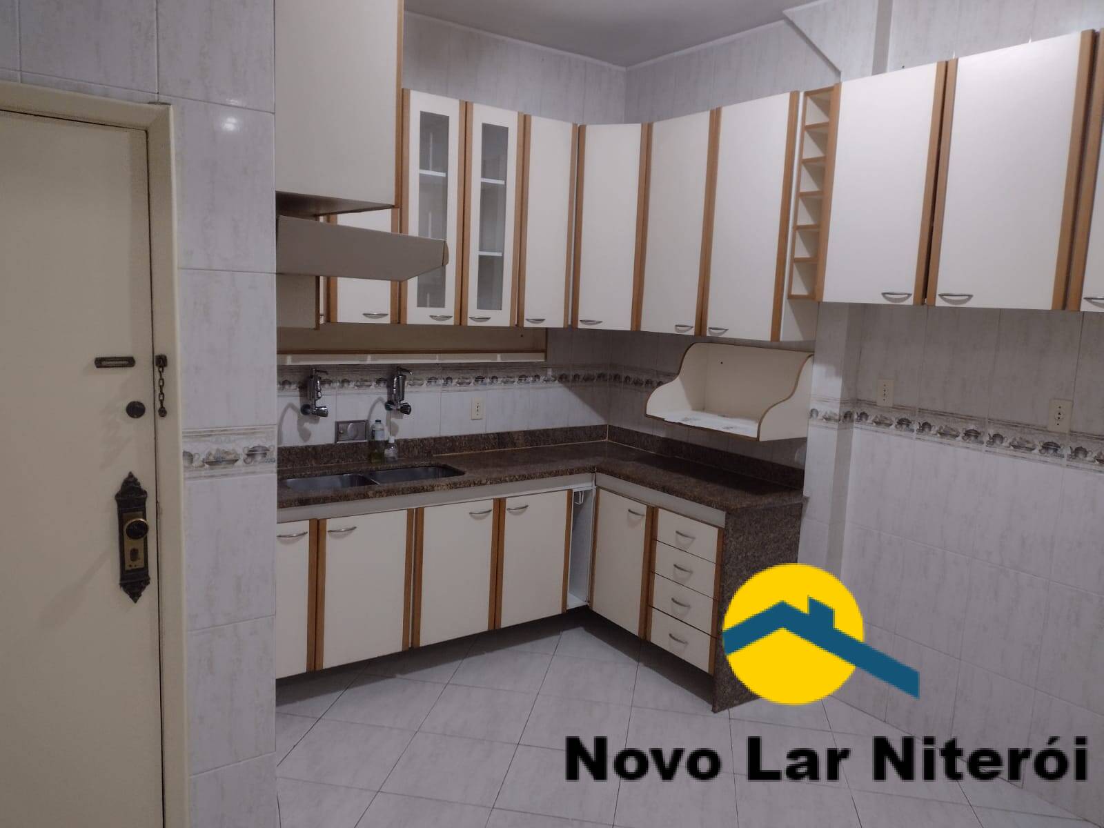 Apartamento à venda com 3 quartos, 110m² - Foto 1