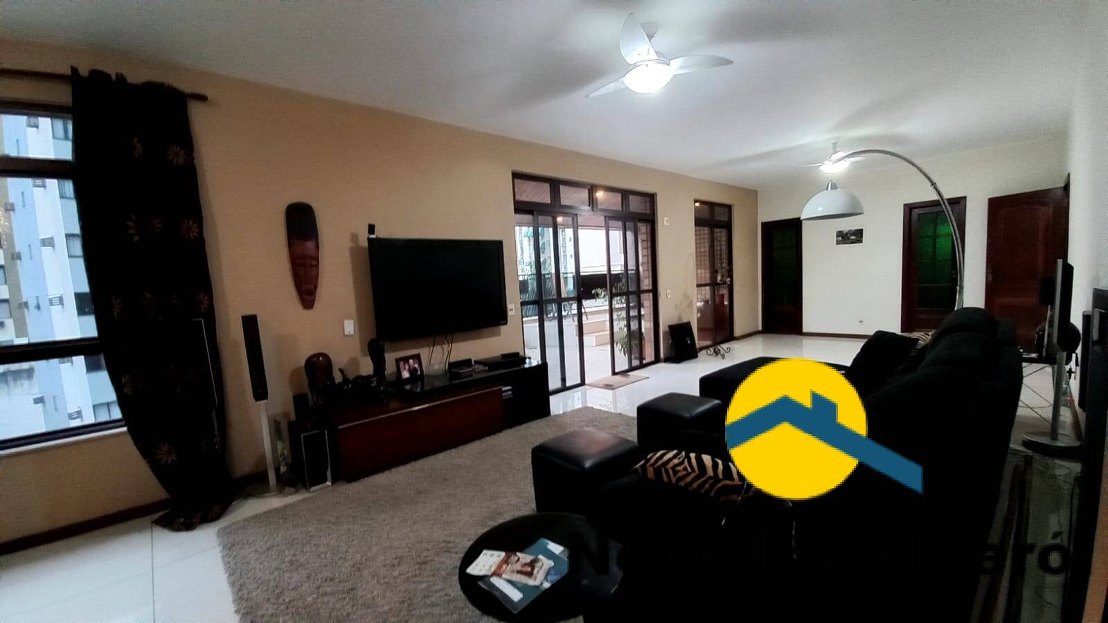 Apartamento à venda com 4 quartos, 245m² - Foto 18